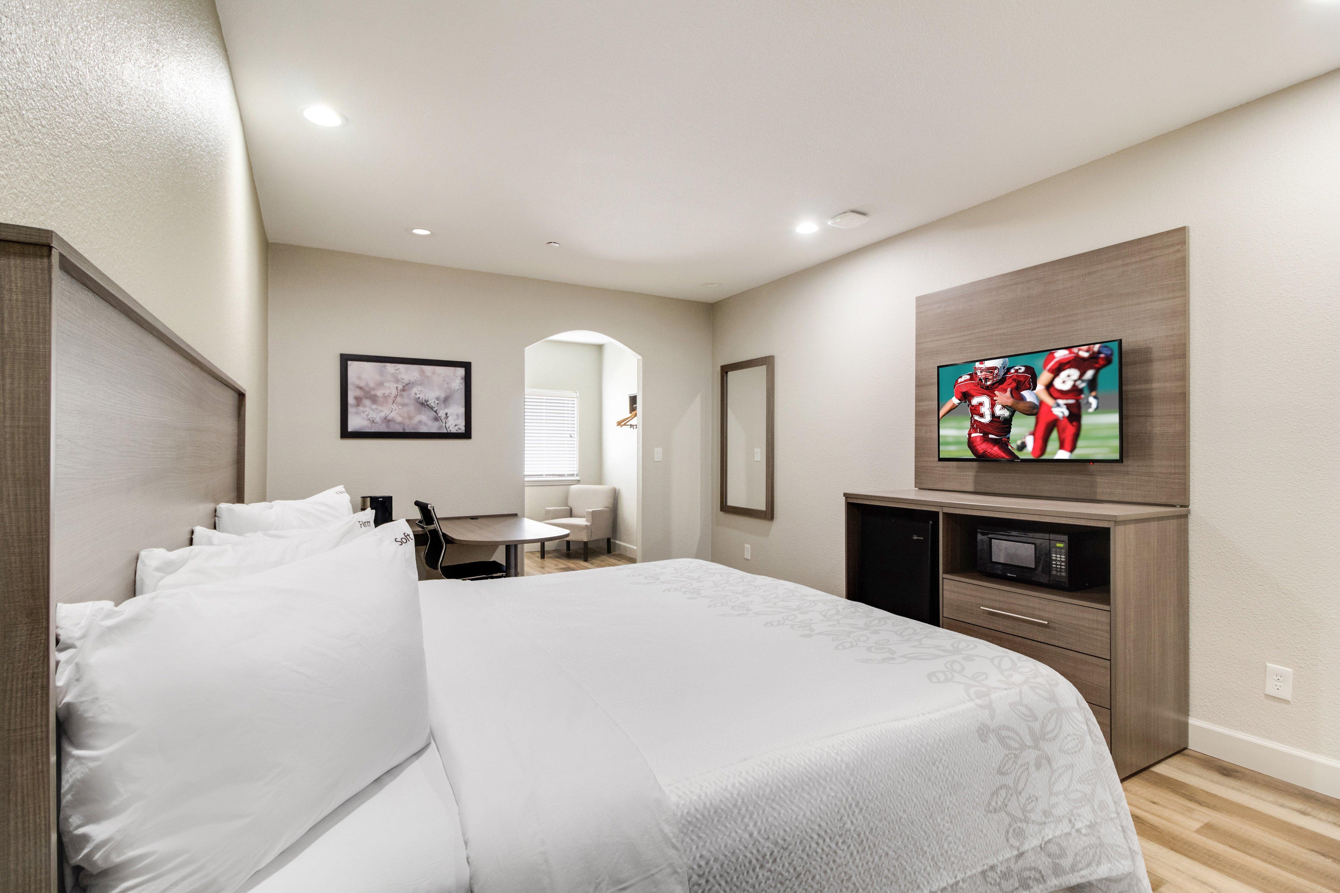 Red Roof Inn Plus + Galveston - Beachfront Экстерьер фото
