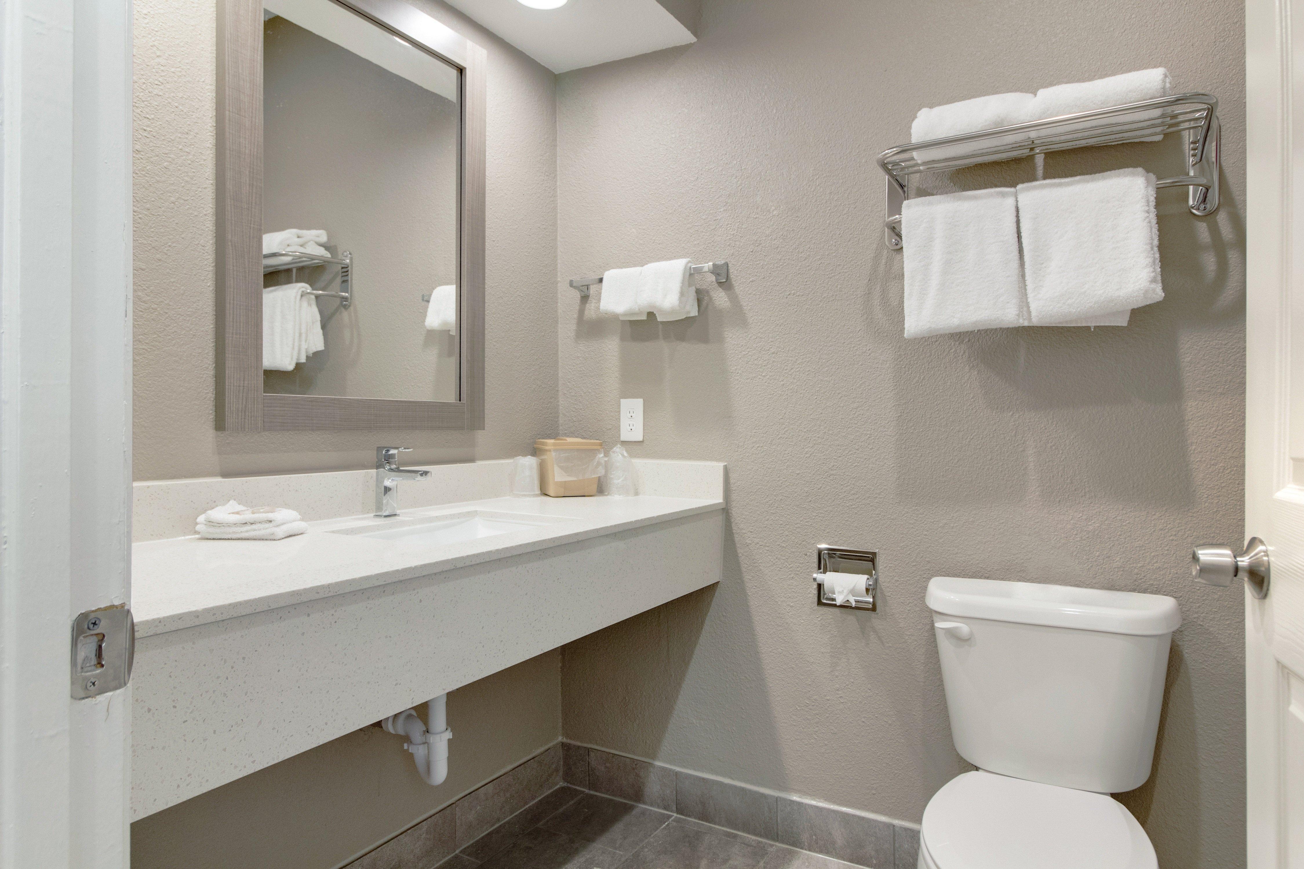 Red Roof Inn Plus + Galveston - Beachfront Экстерьер фото