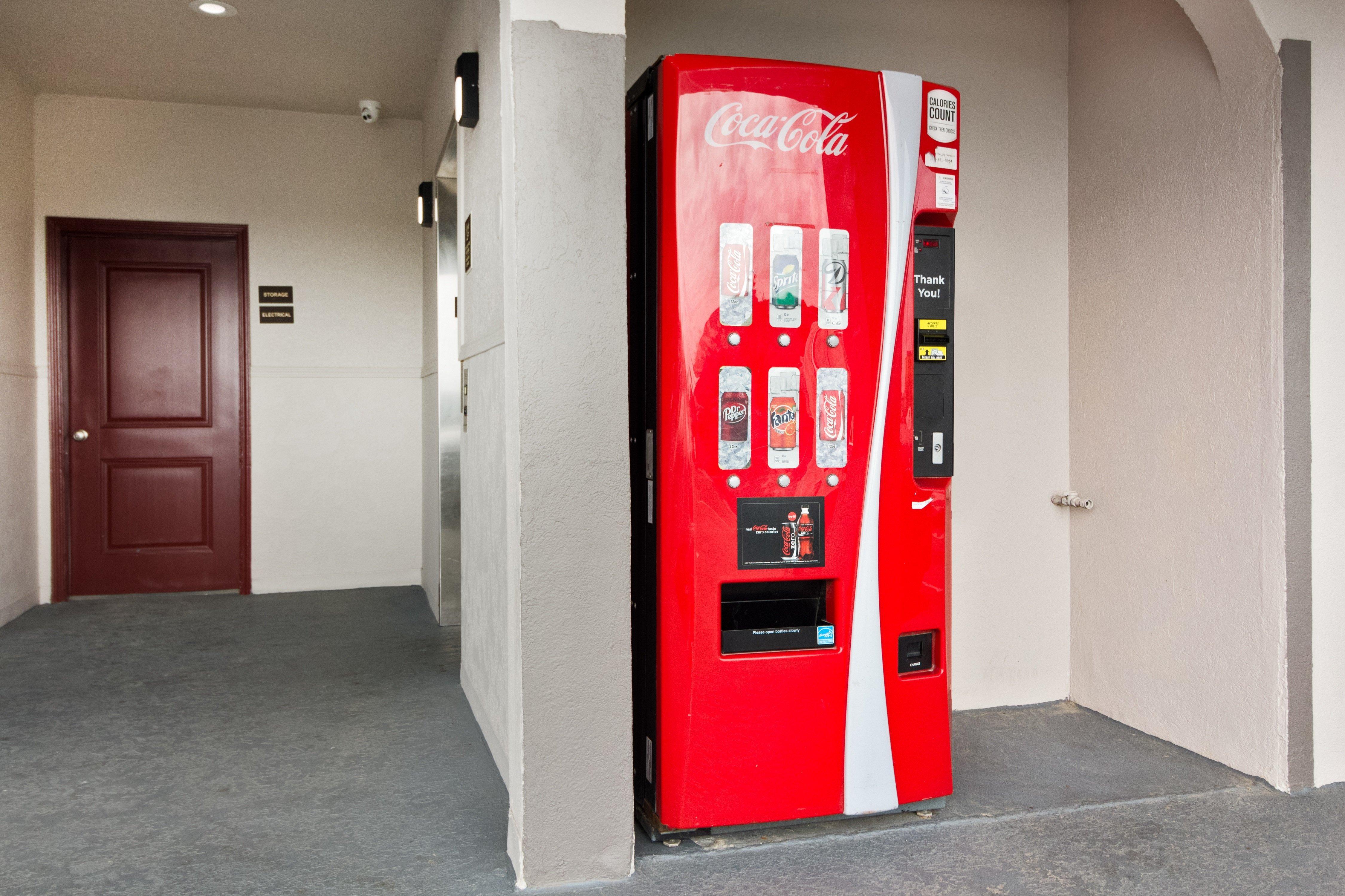 Red Roof Inn Plus + Galveston - Beachfront Экстерьер фото