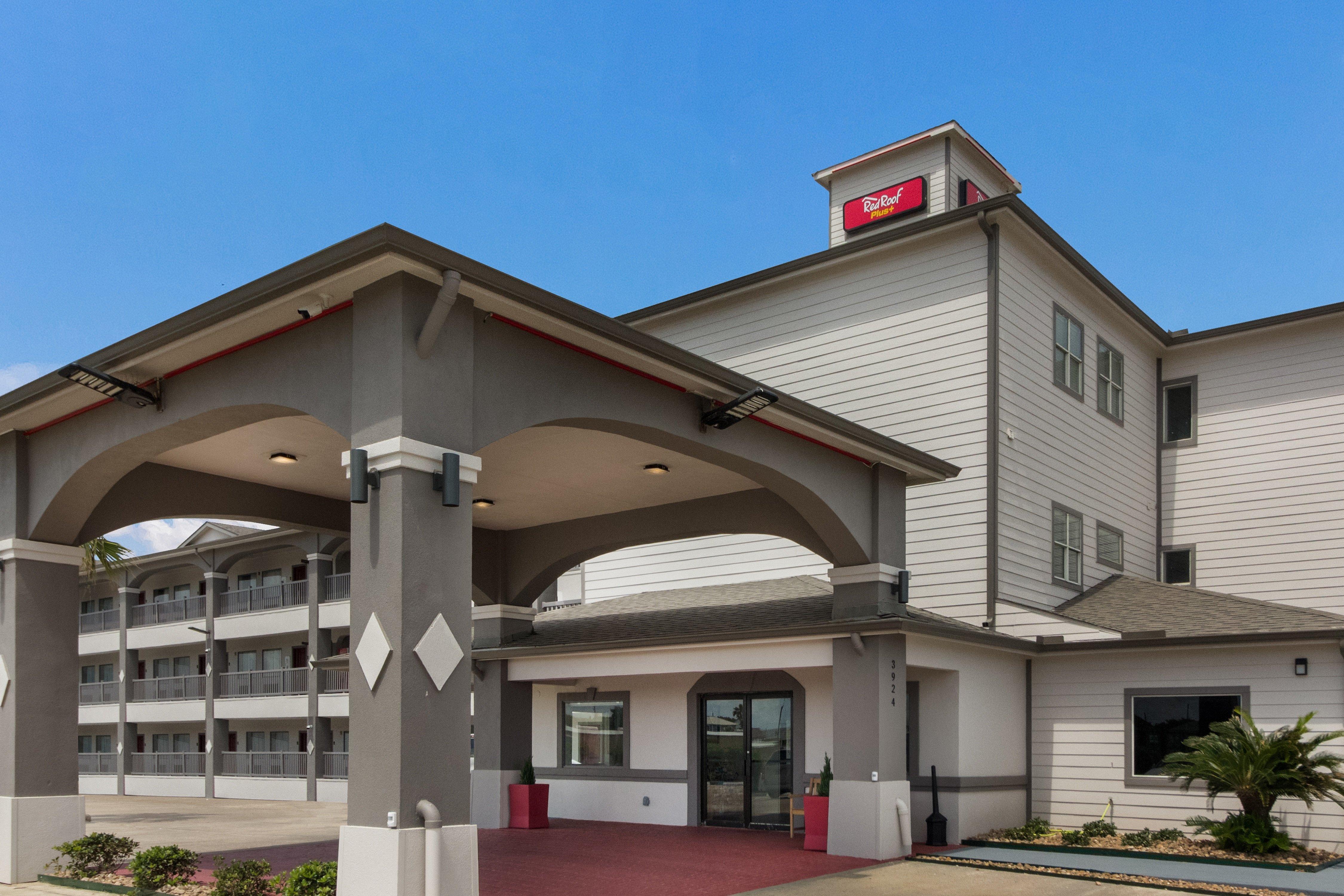 Red Roof Inn Plus + Galveston - Beachfront Экстерьер фото
