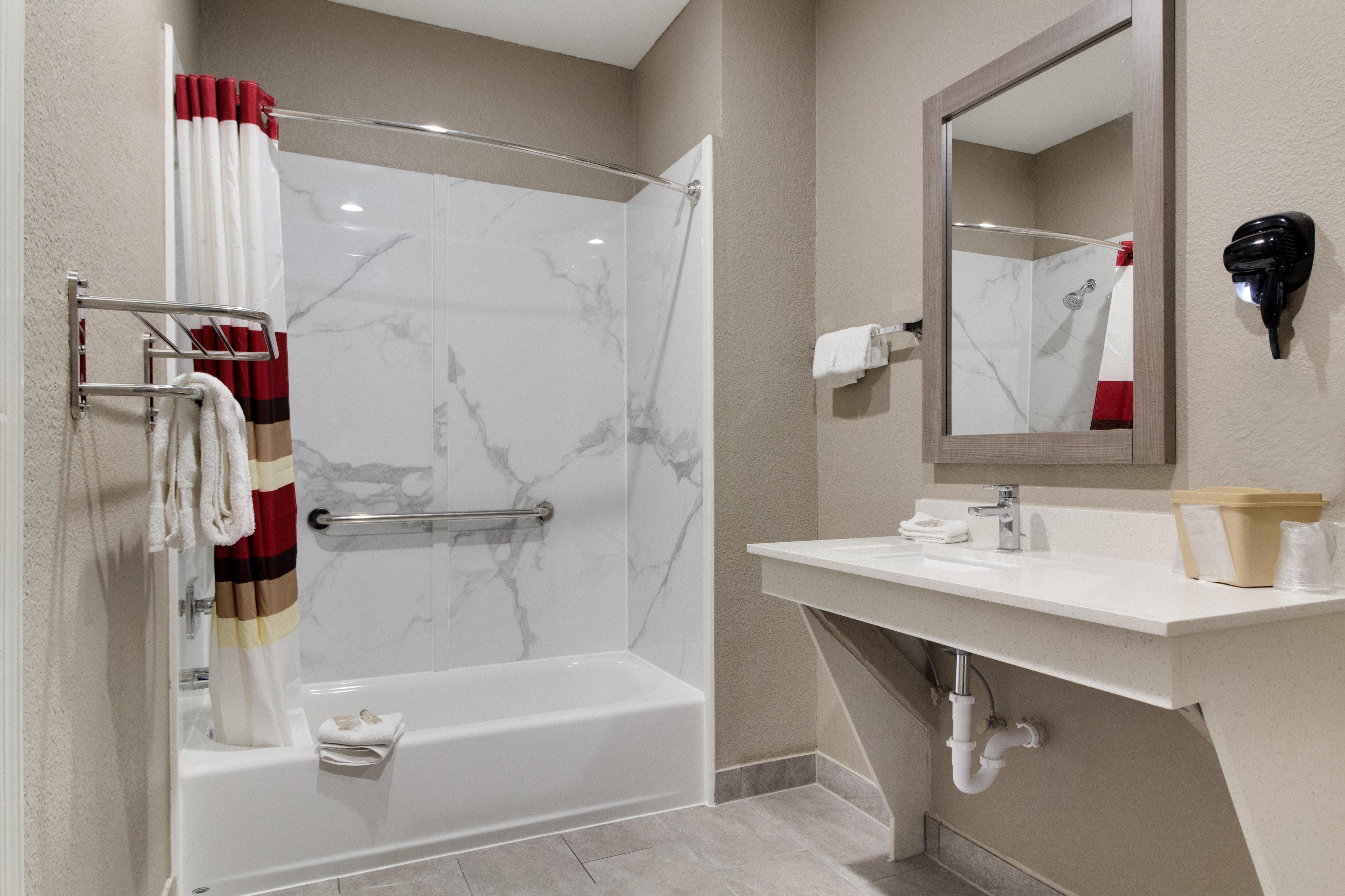 Red Roof Inn Plus + Galveston - Beachfront Экстерьер фото